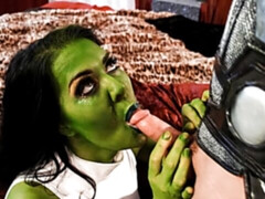 Gros cul, Grosse bite, Gros seins, Sucer une bite, Éjaculer dans la bouche, En levrette, Léchez, Chatte