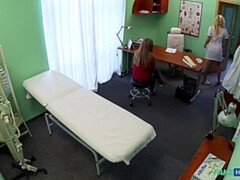 素人, 指いじり, レズビアン, なめる, 看護婦, オマンコ, ユニフォーム, のぞき