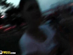 Anaal, Pijpbeurt, Bruinharig, Lul, Moeder die ik wil neuken, Buiten, Openbaar, Tiener