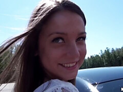 18 ans, Cul, Sucer une bite, Voiture, En levrette, Seins naturels, De plein air, Adolescente