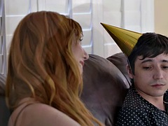 Verga grande, Mamada, Lamidas, Lencería, Bragas, Pov, Pelirrojo, Seducido