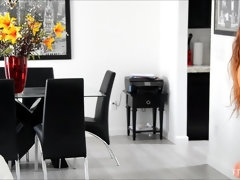 Anaal, Dichtbij, Dansen, Masturbatie, Orgasme, Openbaar, Alleen, Speelgoed