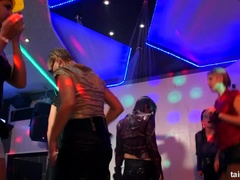 Verein, Interrassisch, Lesbisch, Party, Pornostars, Satin, Swingers, Nass