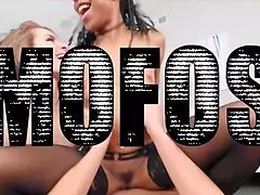 Tetas grandes, Mamada, Morena, Semen en la boca, Garganta profunda, Estilo perrito, Montar, Trio