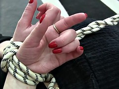 Bondage domination sadisme masochisme, Brunette brune, Fétiche des pieds