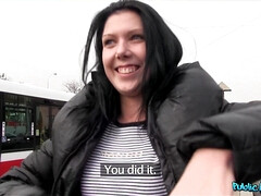 Amateur, Voiture, Tromperie, Tchèque, Européenne, De plein air, Pov, Réalité