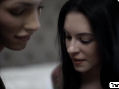 Большие сиськи, Минет, Глубокая глотка, Ледибой, Латиноамериканки, Лизание, Киски, Трансы