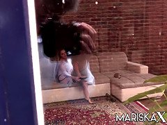 Grosse bite, Sucer une bite, Gorge profonde, Hd, Lingerie, Maigrichonne, Jarretelles, Nénés
