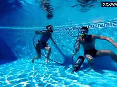 Mooi, Rondborstig, Diep in de keel, Fetisj, Hd, Natuurlijk, Tepels, Kut duiken