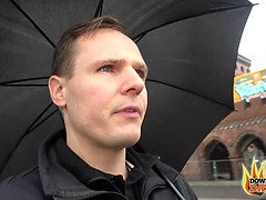 Grosser arsch, Grosse titten, Blasen, Braunhaarige, Mutti, Pov, Realität, Strümpfe