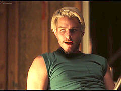 Amerikaans, Bruinharig, Beroemdheid, Mager, Roken, Softcore pornografie, Tatoeage, Slet