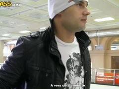 Брюнетки, Деньги, На публике, Втроем