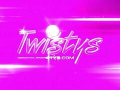 Grote kont, Grote mammen, Rondborstig, Interraciaal, Lesbisch, Moeder die ik wil neuken, Natuurlijke tieten, Klein