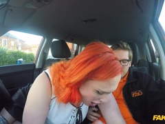 Enthousiasteling, Grote mammen, Auto, Hondjeshouding, Handbeurt, Masturbatie, Buiten, Gezichtspunt