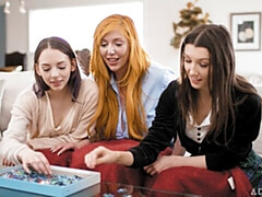 Embrassement, Léchez, Lingerie, Masturbation, Rasée, Maigrichonne, Dénudage, Nénés