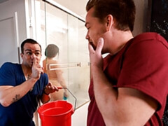 Bad, Grosse titten, Blasen, Braunhaarige, Geschnappt, Hundestellung, Behaart, Nass