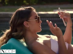 Красотки, Большой член, Минет, Брюнетки, Секс без цензуры, Порнозвезда, Бритые, Сиськи