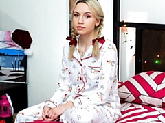 Amateur, Culo grande, Tetas grandes, Penetracion con dedos, Flaco, Solo, Estriptis, Adolescente