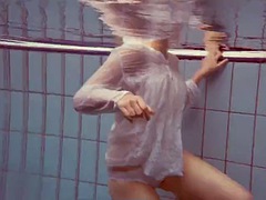 Chica, Tetas grandes, Sexo duro, Al aire libre, Piscina, Público, Adolescente, Bajo el agua