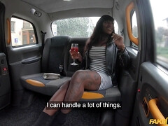 Tetas grandes, Morena, Corridas faciales, Atragantadas, Pajear, Tacones, Interracial, Masturbación