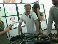 ブロンド, フェラチオ, 茶髪の, 顔射, グループ, Hd, 下着, ストッキング