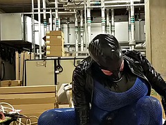 Leie, Schwarz, Stiefel, Masturbation, Reif, Öffentlich, Solo, Titten