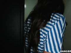 Sucer une bite, Brunette brune, Tir de sperme, Faciale, Trou de la gloire, Hard, Seins naturels, Nénés