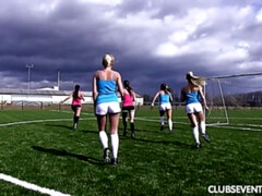 Rubia, Morena, Club, Grupo, Lesbiana, Al aire libre, Afeitado, Adolescente