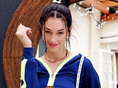 18 летние, Любители, Большая жопа, Большие сиськи, Брюнетки, Мастурбация, Соло, Стриптизерша