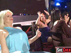 18 jahre, Schwarz, Cfnm, Verein, Spermaladung, Weibliche domination, Party, Jungendliche (18+)