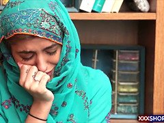 Arabe, Sucer une bite, Attrapée, Femelle, Punition, Réalité, Adolescente, Uniforme