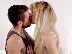 Анальный секс, Блондинки, Минет, Глубокая глотка, Поцелуи, Трансы