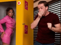 Grote mammen, Hondjeshouding, Hardcore, Zoenen, Lesbisch, Masturbatie, Kut duiken, Tieten likken