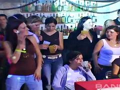 Amateur, Anal, Chica, Verga grande, Grupo, Interracial, Fiesta, Trio