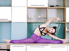 Любители, Пальцем, Гибкие, Нейлон, Тощие, Стриптизерша, Молоденькие, Сиськи