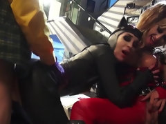 Grosser schwanz, Auto, Besamung, Gruppensex, Hardcore, Hd, Natürlichen titten, Flotter dreier