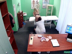 Blonde, Sucer une bite, Gorge profonde, Médecin, Léchez, Mère que j'aimerais baiser, Bureau, Chatte