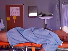 Grosser schwanz, Braunhaarige, Kehlenfick, Handjob, Hd, Krankenschwester, Tätowierung