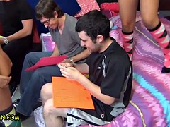 Leie, Tussi, Gruppensex, Gruppe, Hardcore, Latina, Masturbation, Titten