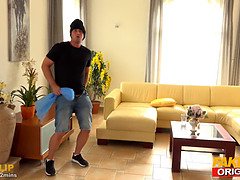 18 jahre, Grosser schwanz, Blasen, Hundestellung, Monster, Orgasmus, Reiten, Flotter dreier