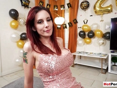 Grosser schwanz, Grosse titten, Blasen, Braunhaarige, Schwanz, Muschi, Rotschopf, Stiefmutter