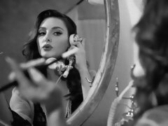 Grote kont, Grote mammen, Vingeren, Zoenen, Likken, Moeder die ik wil neuken, Kut duiken, Tatoeage