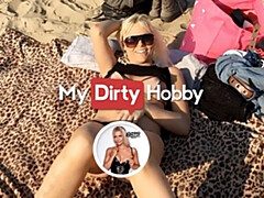 Blonde, Allemand, Lesbienne, Léchez, Seins naturels, De plein air, Public, Chatte