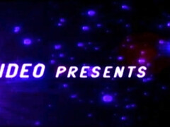 18 jaar, Kont, Grote kont, Grote mammen, Panty, Kut duiken, Tieten likken, Nat