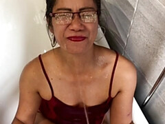 デカ尻, フェラチオ, セレブ, 口内発射, 手コキする, ラフ, 驚き, 三人