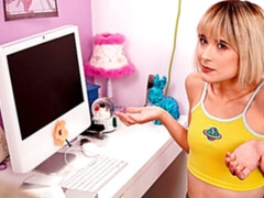 Aesthetic blonde model Jessie Saint is sucking a huge penis