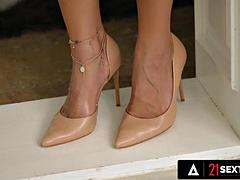 デカチン, デカパイ, ブロンド, フェラチオ, 足, ハードコア, キス, オッパイの