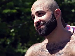 Anal, Verga grande, Ébano, Gay, Peludo, Interracial, Al aire libre, Tatuaje