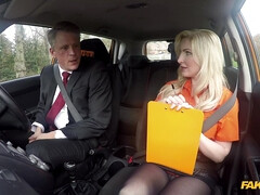 Blond, Brits, Auto, Rijpe lesbienne, Natuurlijke tieten, Buiten, Kut duiken, Realiteit