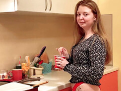 素人, デカ尻, カップル, 中出し, キッチン, ロシア人, タトゥー